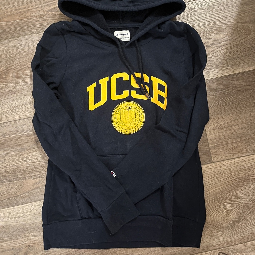 UCSB women’s hoodie size medium